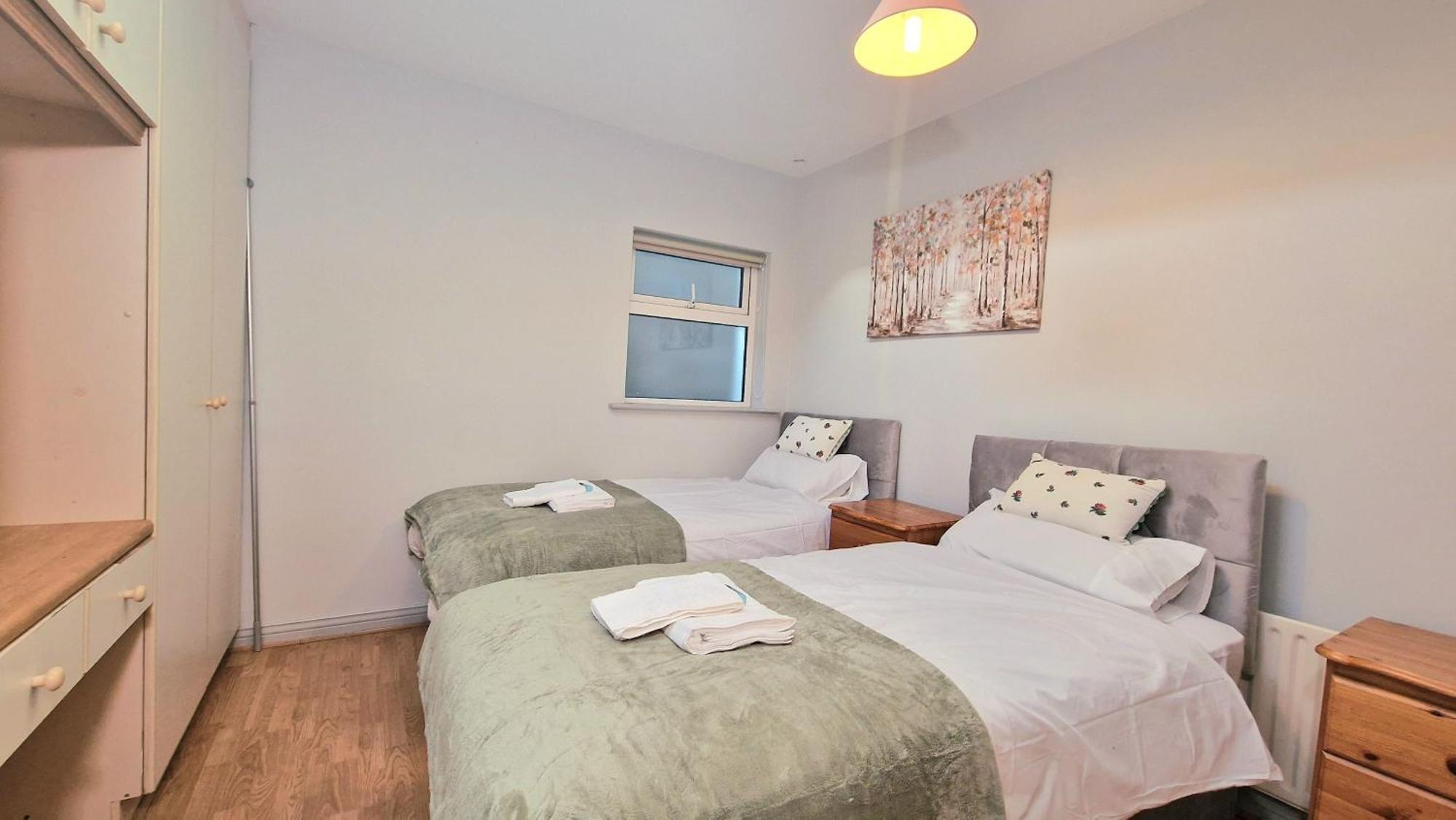 4 Bedroom Townhouse Galway Ngoại thất bức ảnh